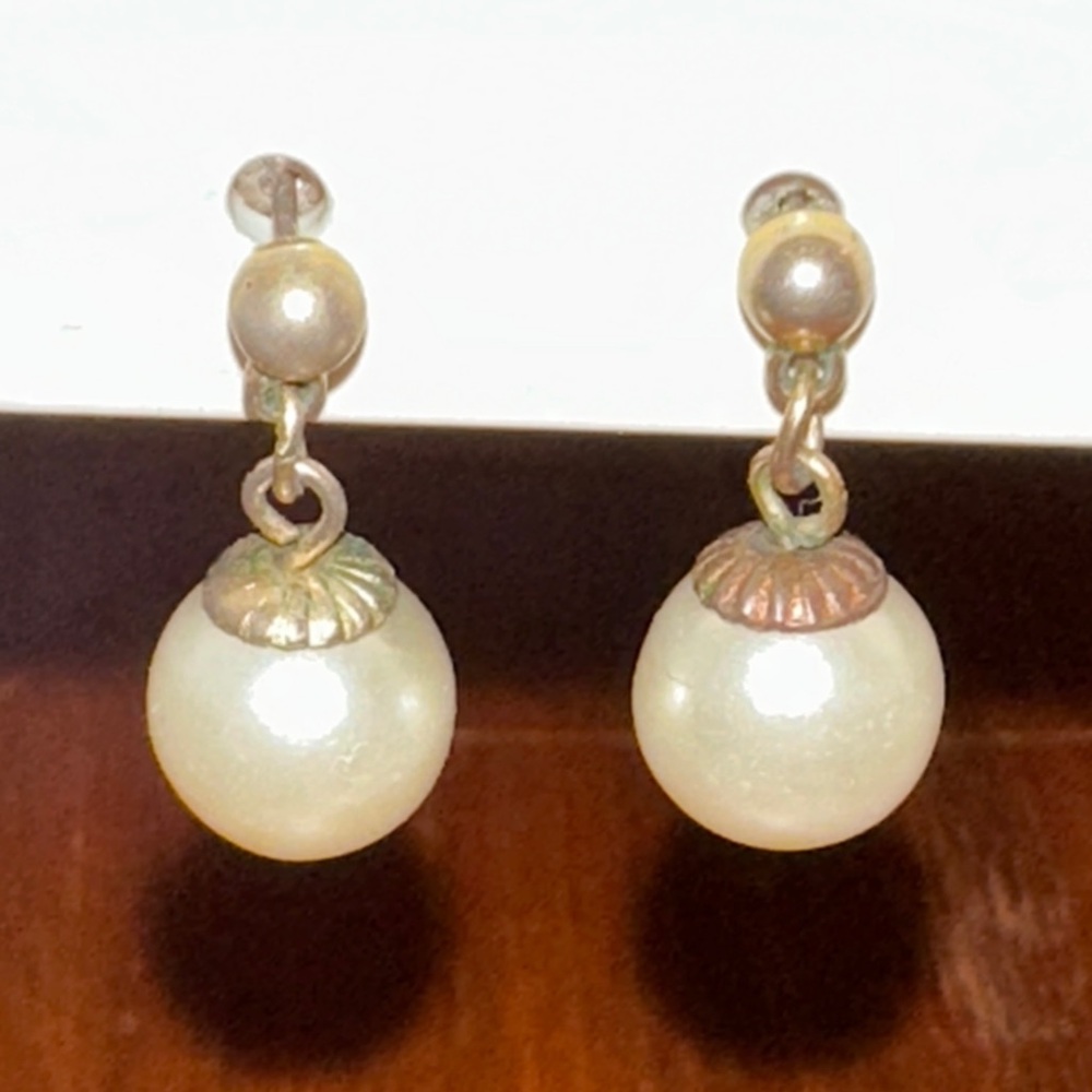 Vintage Faux Pearl & Gold Tone‎ Drop Post Earrings